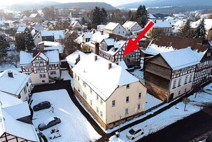 Mehrfamilienhaus mit 3 WE im Zentrum von Jesberg - leerstehend