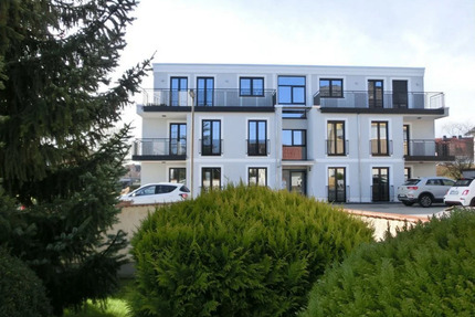 Sonnige Neubau Wohnung 2 Zimmer, Einbauküche, Balkon, Stellplatz - Fuldatal