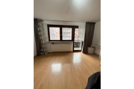 Ein-Zimmer-Wohnung mit Balkon, Keller und TG-Stellplatz - München Schwabing-Freimann