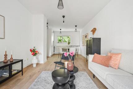 Harmonische 4-Zimmer-Wohnung mit großzügigem Wohnbereich und Balkon - Düsseldorf Stadtbezirk 3