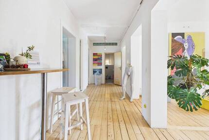 Altbauwohnung mit Wärmepumpe und Terrasse in zentraler Lage zum Veredeln ! - Wiesbaden