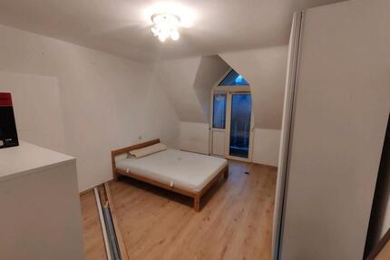 WG Zimmer in großer Wohnung in Troisdorf