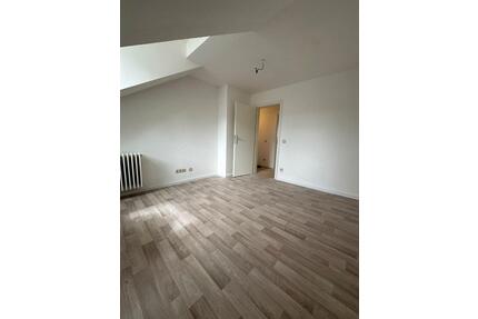 Erstbezug: Zentrale 2-ZKB Dachgeschosswohnung direkt am Cinestar - Saarbrücken West
