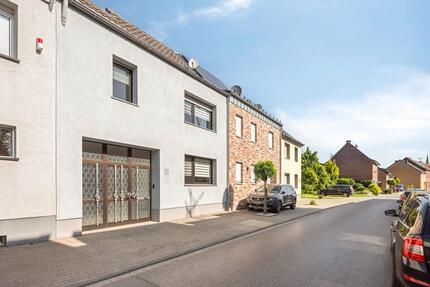 Geräumiges Einfamilienhaus mit Rest Baugrund- Kein Provision - Gangelt