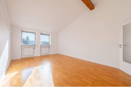 AIGNER - 3 Zi.-Wohnung mit bis zu 3,5 m Raumhöhe und eigenem Garten nahe Moosacher St. Martins Platz - München