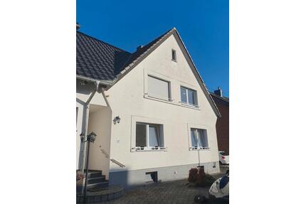 Handwerkerhaus mit Garage, ca. 600 m² Grundstück – Euskirchen