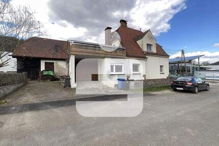 Einfamilienhaus mit Potenzial und schönem Garten! - Gräfendorf