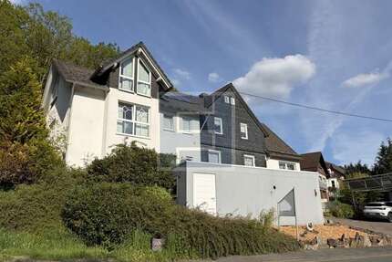 Haus zum Kaufen in Netphen Eckmannshausen 550.000,00 € 315 m² - Netphen / Eckmannshausen