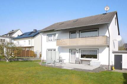 Fuldabrück - Dennhausen ... Freistehendes 2-Familienhaus mit Garage