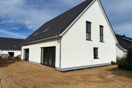 Haus zum Mieten in Scharbeutz 2.200,00 € 116.62 m²