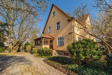 Haus zum Kaufen in Blankenfelde-Mahlow 899.000,00 € 236 m²