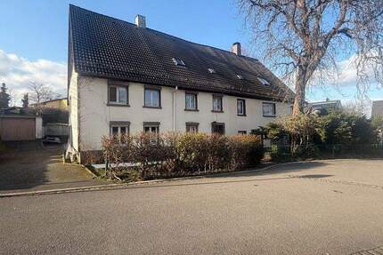 Historisches Raumwunder mit Ausbaupotenzial: Einfamilien-Doppelhaushälfte mit Werkstatt in Lüdenscheid…