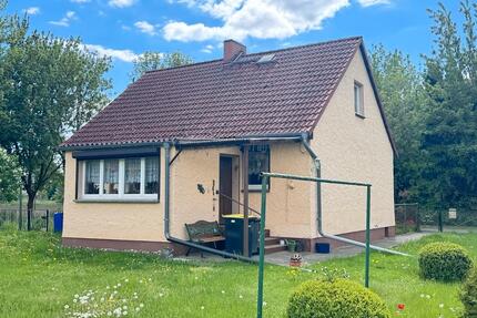 Kleines Haus mit großen Nebengebäude und 5000qm Grundstück - Seelow