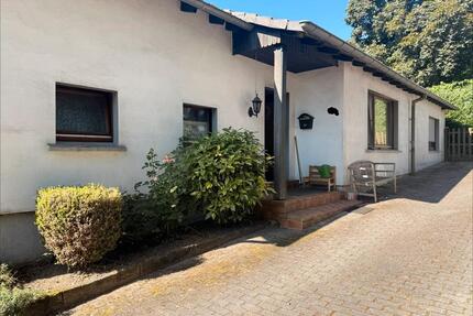 Einfamilienhaus (Bungalow) in ruhiger Lage mit viel Potenzial - Halver
