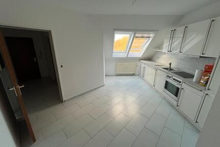 Große Dachgeschosswohnung in Schwerin Krebsförden