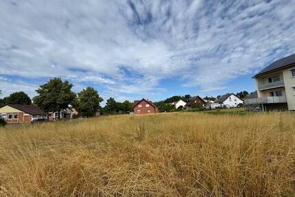 Ländlich und doch zentral gelegenes Baugrundstück für vielfältige Bebauung geeignet - Calden Westuffeln