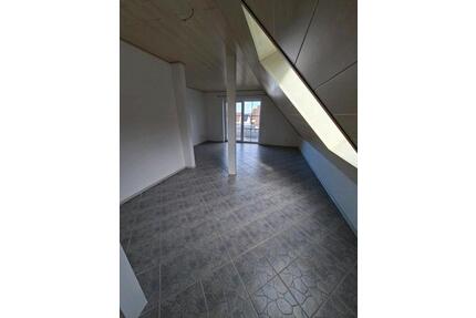 Helle 3 Zimmerwohnung - 1.000,00&nbsp;EUR Kaltmiete, ca.&nbsp; 80,00&nbsp;m&sup2; in Wettenberg (PLZ: 35435)