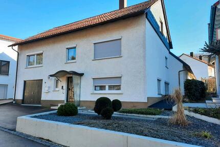 Einfamilienhaus mit Einliegerwohnung und Garten - Donzdorf