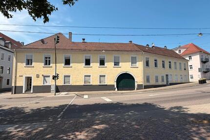 Renovierbedürftiges Mehrfamilienhaus Rastatt