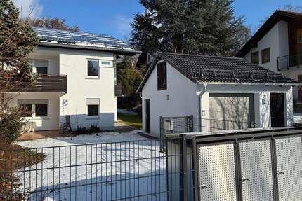 Großzügige DHH mit 2 Terrassen und schönem Garten in ruhiger Lage - Landshut Achdorf