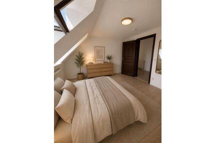Helle 4,5-Zimmer-Wohnung mit Balkon & Schlossblick – Erstbezug nach Renovierung - Lichtenstein (Sachsen)