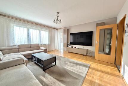 Großzügige 4-Zimmer-Wohnung mit 2 Balkonen & Stellplatz Top-Lage - Kassel Fasanenhof