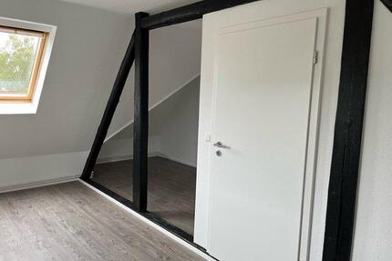 2 Zimmer-Wohnung Dachgeschoss Uni-Nähe - Hildesheim Itzum-Marienburg