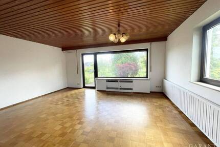Freistehendes Einfamilienhaus mit großem Grundstück - Bernstadt