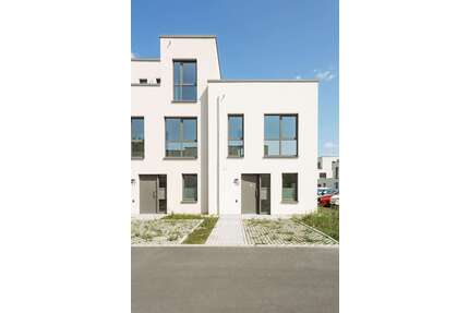 Haus zum Mieten in Königs Wusterhausen 1.656,00 € 105 m²