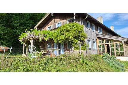 Haus zum Kaufen in Burgkirchen 895.000,00 € 232 m²