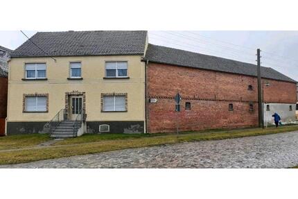Günstiges 6-Zimmer-Farmhaus in Gehrden - Zerbst (Anhalt) Leps