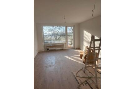 Kernsanierte 4-Zimmer Wohnung mit Garage & Hobbyraum - Rellingen