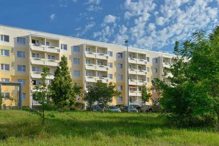 Wohnung zum Mieten in Halle 400,00 € 57.17 m²