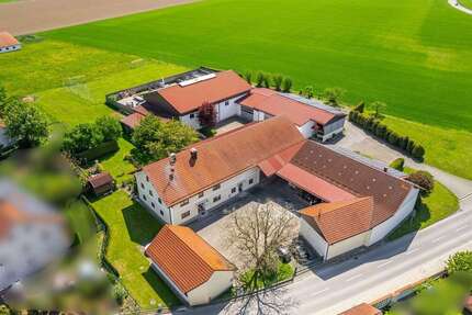 Haus zum Kaufen in Fraunberg Grucking 2.798.000,00 € 175 m² - Fraunberg / Grucking