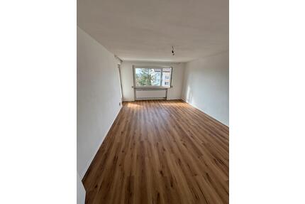 Helle 4,5 Zimmerwohnung in ruhiger Lage von Metzingen - Reutlingen Sondelfingen