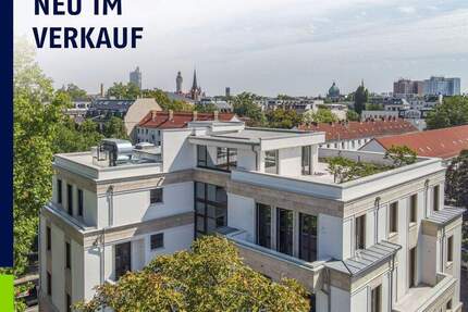 Bezugsfreie, charmante Dachgeschosswohnung mit 2 Zimmern & Wannenbad in Parknähe - Leipzig Neustadt-Neuschönefeld