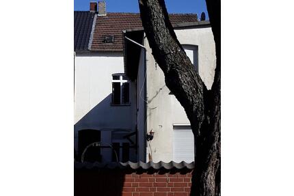 3 Familienhaus - 220.000,00&nbsp;EUR Kaufpreis, ca.&nbsp; 207,00&nbsp;m&sup2; in Duisburg (PLZ: 47198) Essenberg