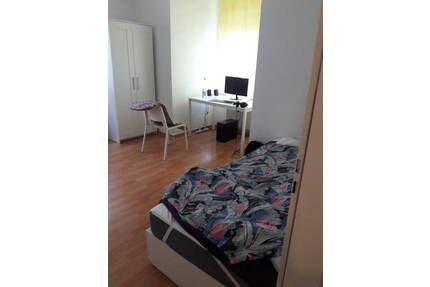 Gepflegte 2 Zimmer-Wohnung mit Stellplatz in Stuttgart-Bad Cannstatt - Stuttgart - Bad-Cannstatt