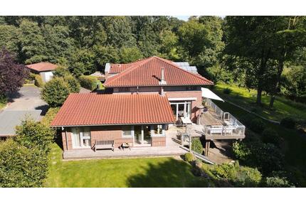 Einfamilienhaus in Flusslage - 2.750,00&nbsp;EUR Kaltmiete, ca.&nbsp; 180,00&nbsp;m&sup2; in Zeven (PLZ: 27404)