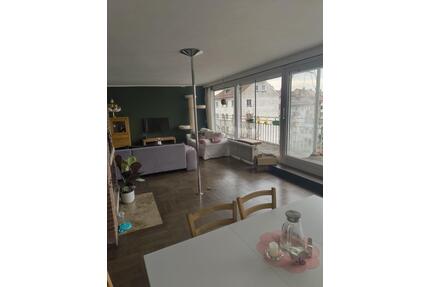 Großzügige 4-Zimmer Wohnung mit weitläufigem Balkon in Ulm
