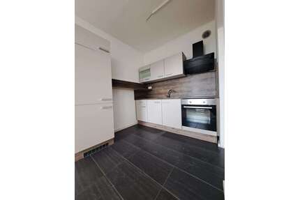 Wohnung zum Mieten in Halle 356,00 € 54.95 m²