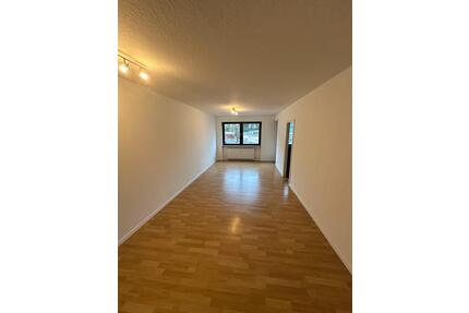 Frisch renovierte 3-ZKB Wohnung (75qm) in Alt-Saarbrücken