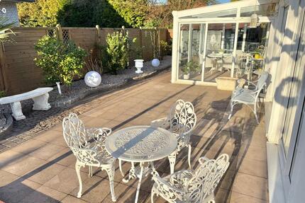 Luxuriöse 3-Zimmer Wohnung mit Wintergarten, Kaminofen und Garten - Bremen Huchting