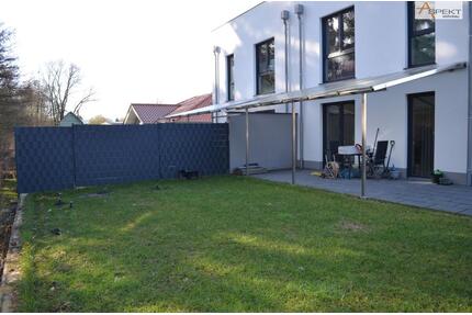 TOP.ENERGIEEFFIZIENTES WOHNEN – Moderne Doppelhaushälfte mit Terrasse, Garten & Carport in Bielefeld-Sennestadt