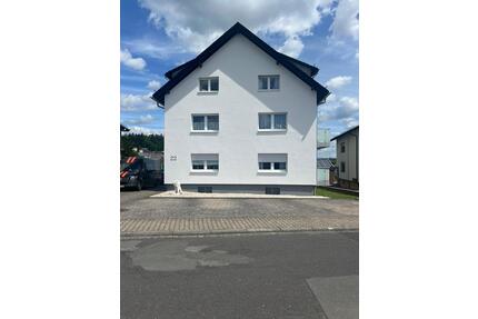 4 ZKB in ruhiger Wohnlage - 800,00&nbsp;EUR Kaltmiete, ca.&nbsp; 100,00&nbsp;m&sup2; in Waldbrunn (Westerwald) (PLZ: 65620)