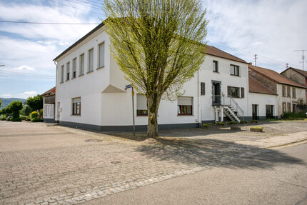 Attraktives Mehrfamilienhaus für Kapitalanleger in Schmelz-Hüttersdorf - Schmelz / Hüttersdorf