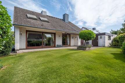 Haus zum Kaufen in Uetersen 342.000,00 € 127 m²