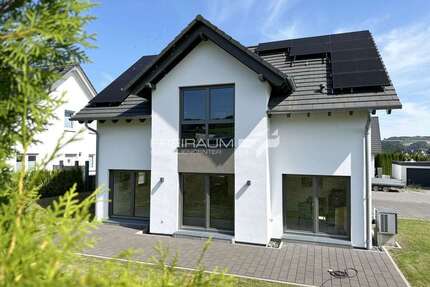 Haus zum Kaufen in Bestwig 579.000,00 € 143.05 m²