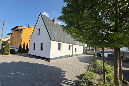 Haus zum Mieten in Lonnerstadt 1.500,00 € 122.83 m²