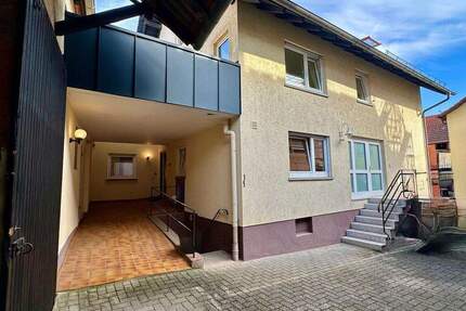 Top gepflegtes Wohnhaus mit zwei Wohneinheiten, großer Innenhof, Scheune - sofort frei! - Mömlingen